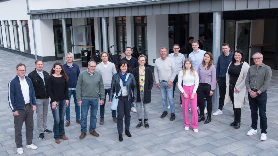 Foto v.l.: Bernd Kersting, Raphael Benz, Petra Fraune-Gärtner, Lars Engelmeier, Georg Husemann, Jannik Mai, Bettina Stakemeier, Thorsten Schmidt, Stefanie Jürgenhake, Christof Rasche, Julian Merschmann, Lucy Brexel, Jonas Krumtünger, Christina Siegle, Max Eggers, Kathrin Ewert, Werner Bielawa. Vorstand FDP Erwitte 2022